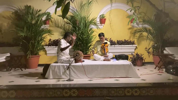 poolside entertainment